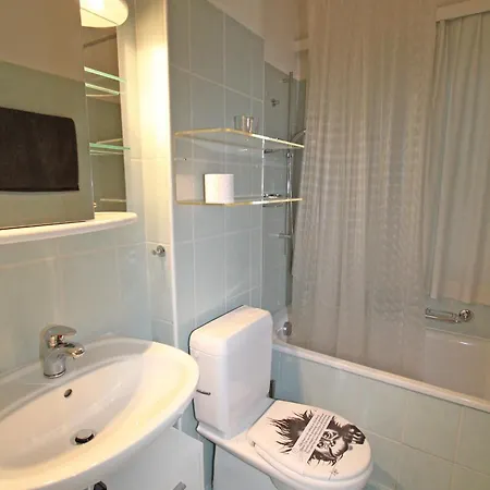 Panorama, 2 5-zimmerwohnung By Holap Sa * Minusio