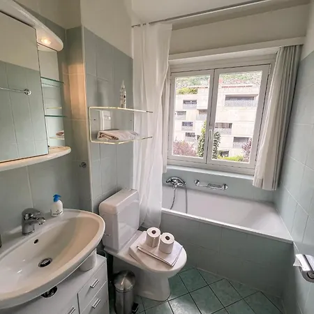 Panorama, 2 5-zimmerwohnung By Holap Sa *